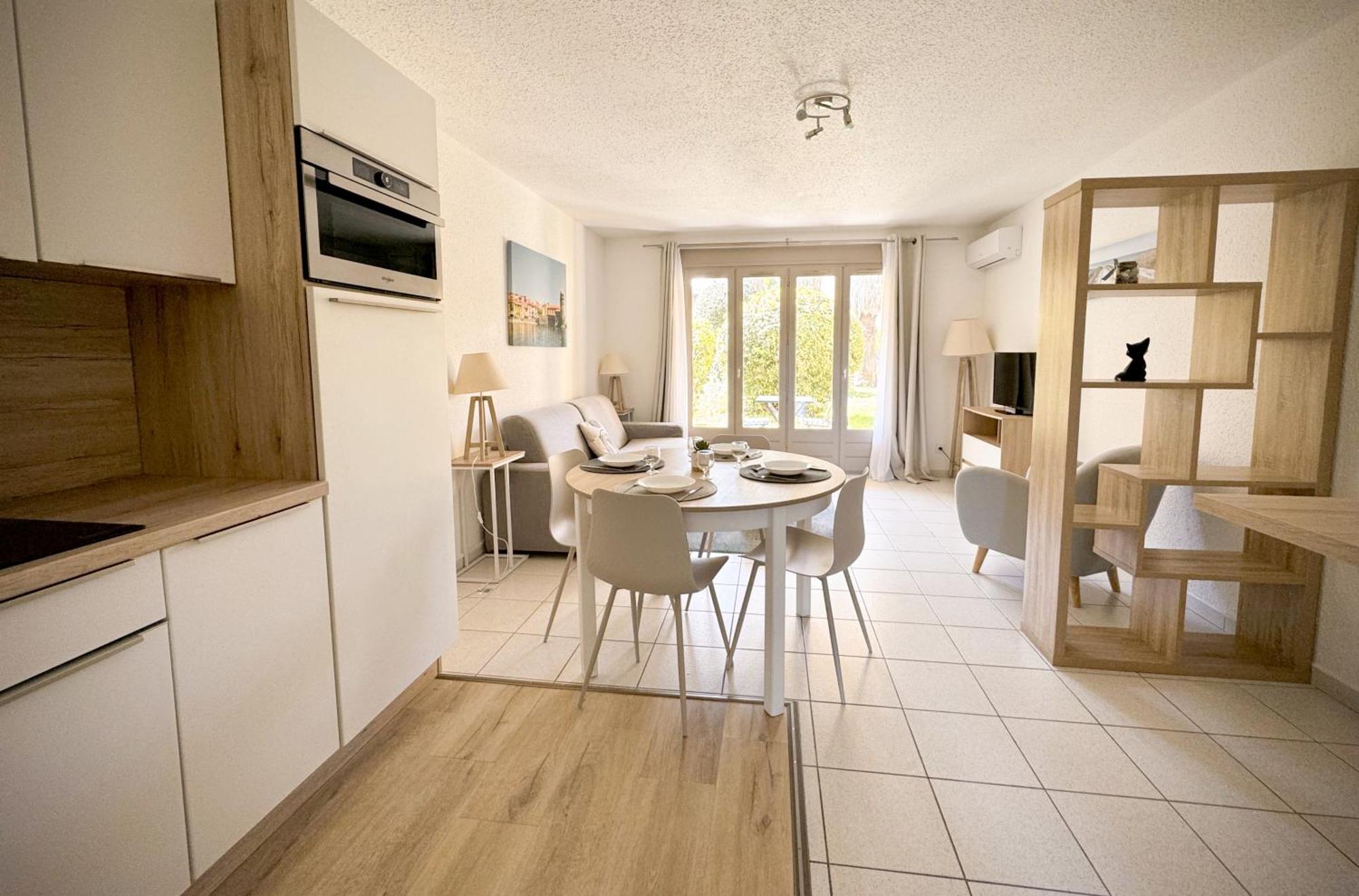 Malibu Village Canet-en-Roussillon Exterior photo