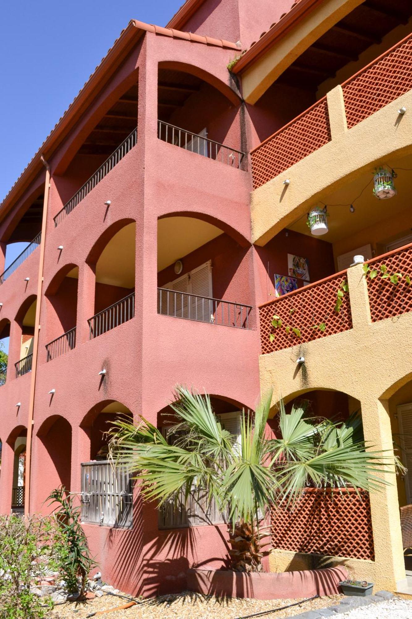 Malibu Village Canet-en-Roussillon Exterior photo